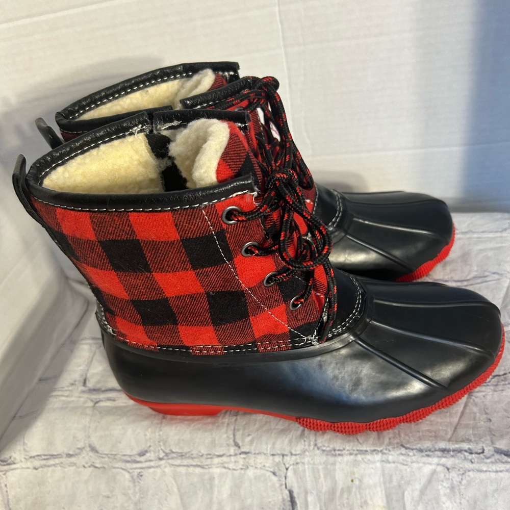 SERRA LADIES ALDI RED & BLACK WITH FAUX FUR LINING SIDE ZIP LACE UPS SIZE 7 2021